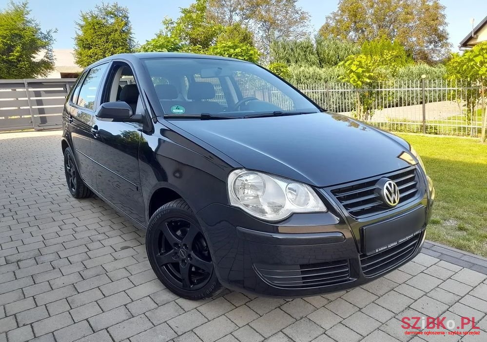 2008' Volkswagen Polo photo #3