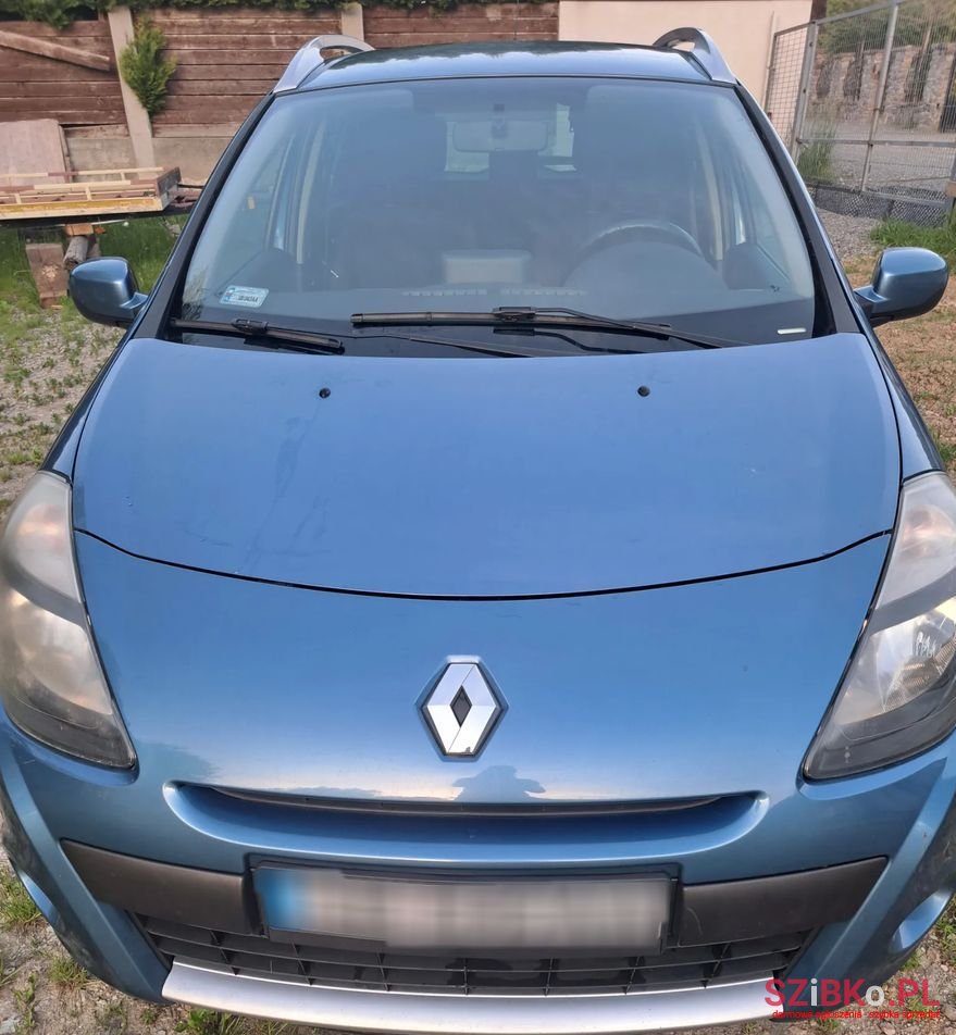 2010' Renault Clio 1.5 Dci Alize photo #1