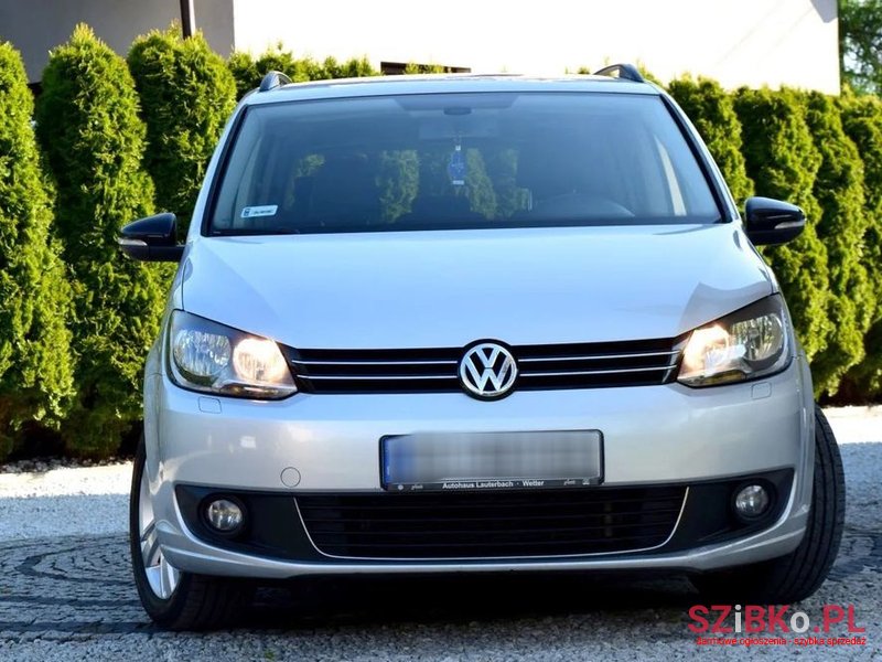 2012' Volkswagen Touran photo #2