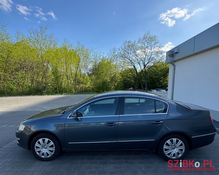 2009' Volkswagen Passat photo #6