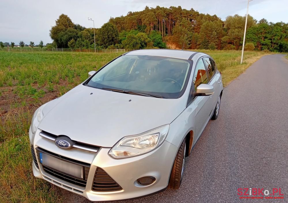2011' Ford Focus photo #5
