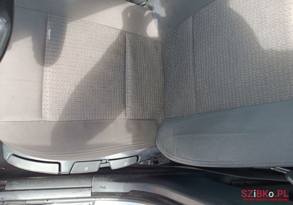 2004' BMW 3 Series 318I Touring photo #4