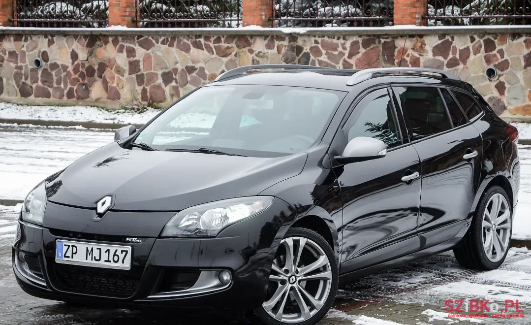 2011' Renault Megane photo #2