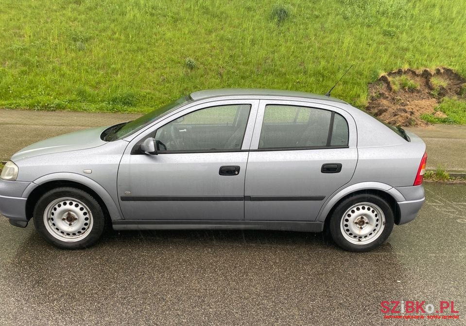 2008' Opel Astra photo #3