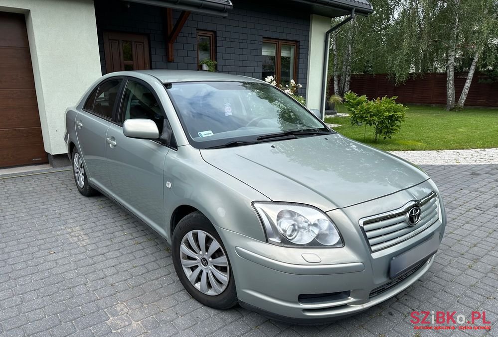 2003' Toyota Avensis photo #3