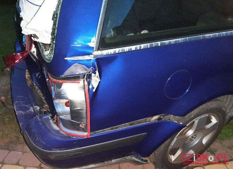 2003' Volkswagen Passat photo #1