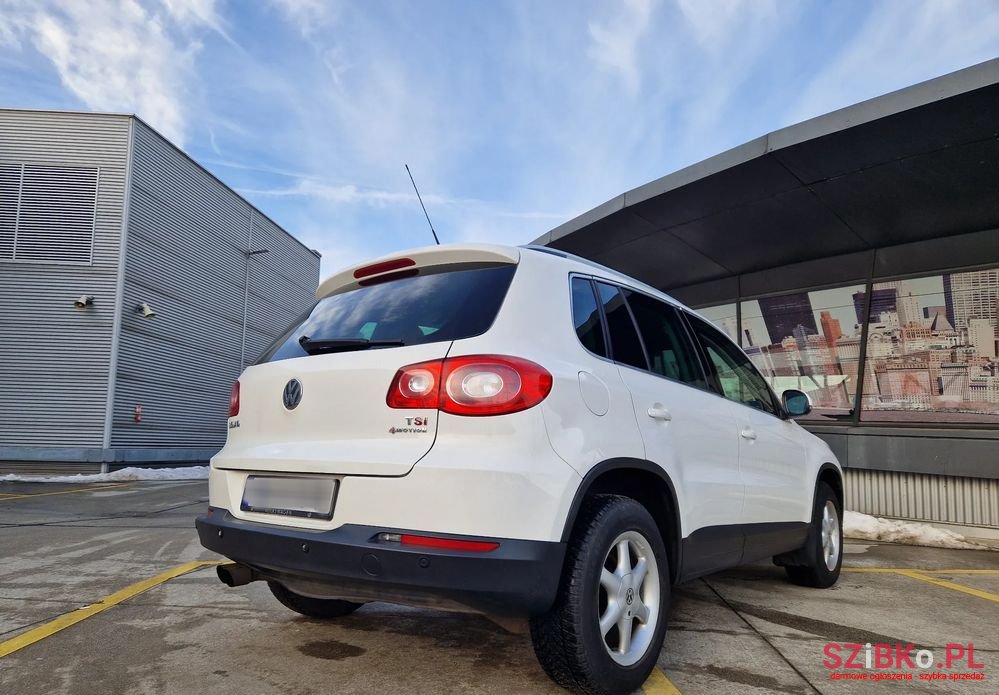 2010' Volkswagen Tiguan photo #1