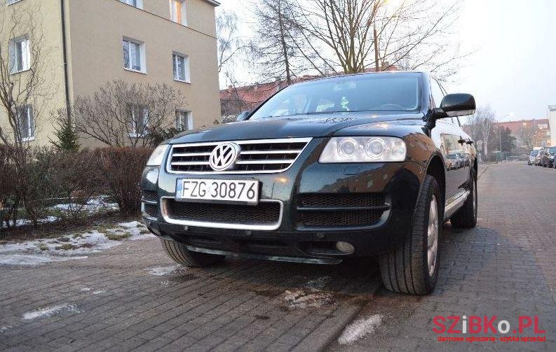 2004' Volkswagen Touareg photo #1
