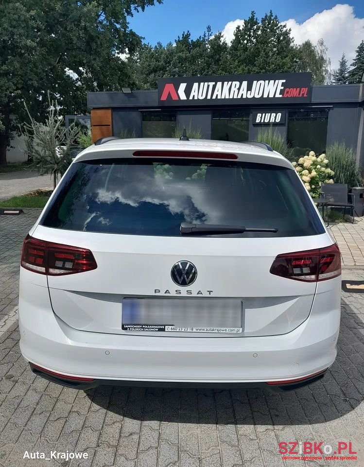 2023' Volkswagen Passat photo #5