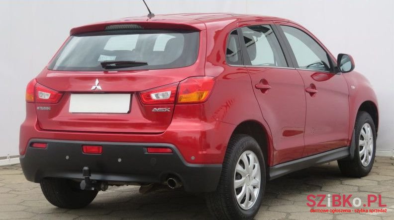 2011' Mitsubishi ASX photo #3