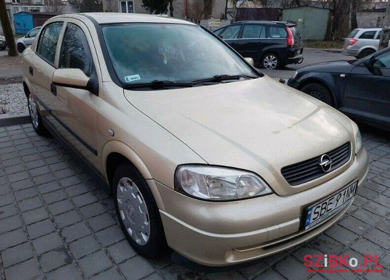 2005' Opel Astra photo #1