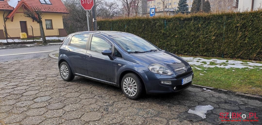 2010' Fiat Punto Evo photo #1