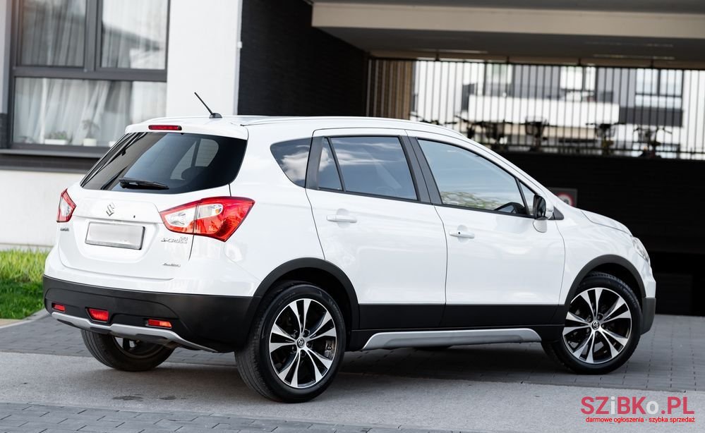 2015' Suzuki SX4 S-Cross photo #4