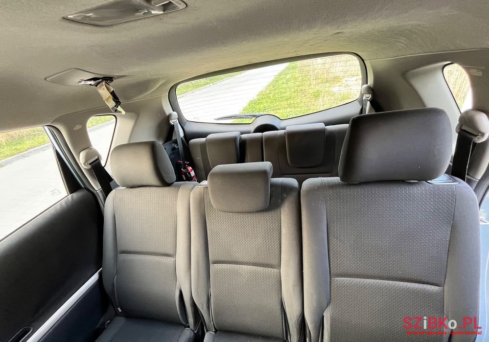 2004' Toyota Corolla Verso photo #6