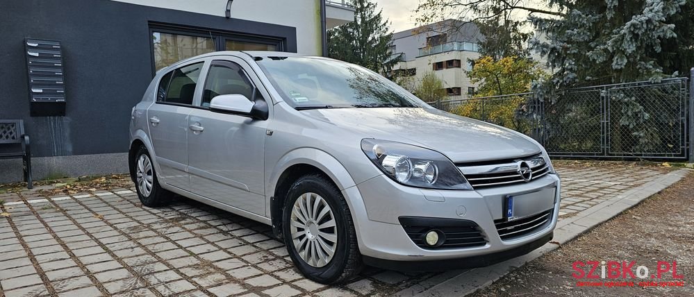 2007' Opel Astra photo #2