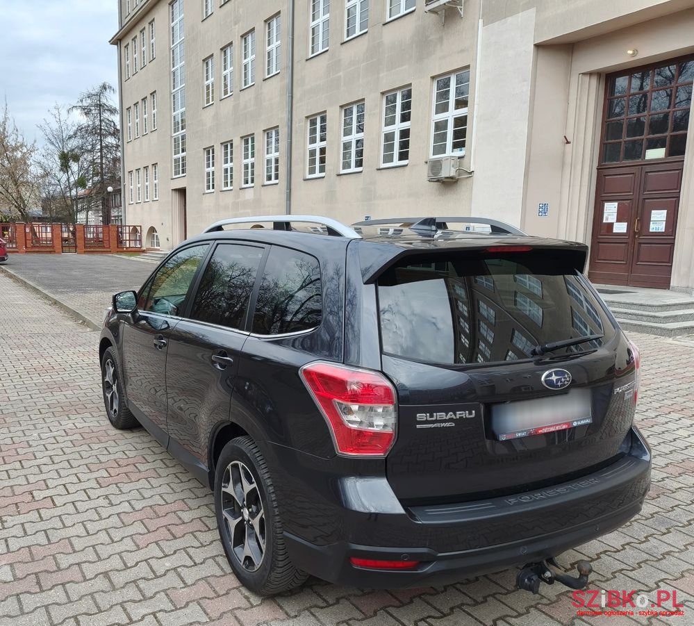 2015' Subaru Forester photo #3