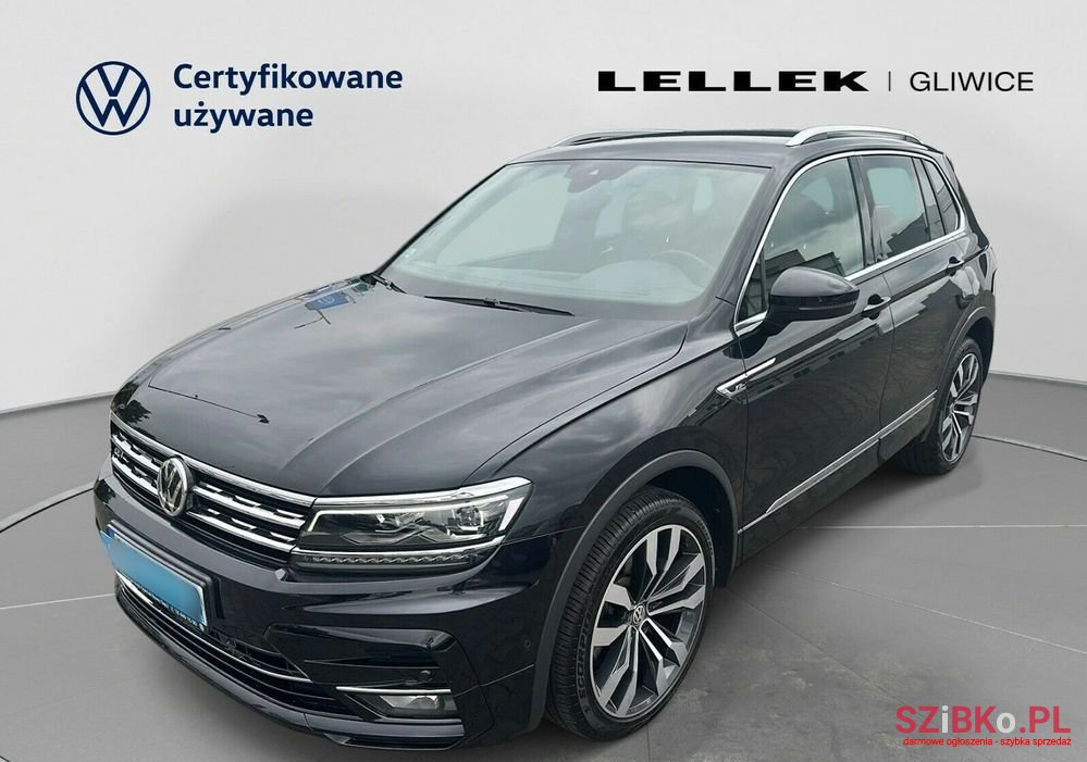 2019' Volkswagen Tiguan photo #1