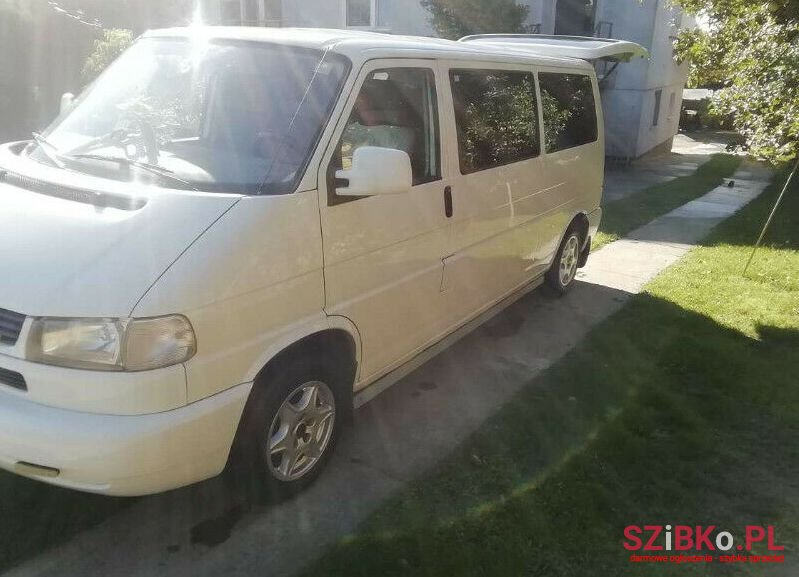 2001' Volkswagen Caravelle photo #1