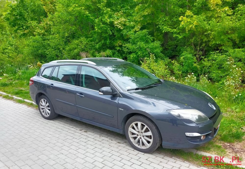 2011' Renault Laguna photo #1