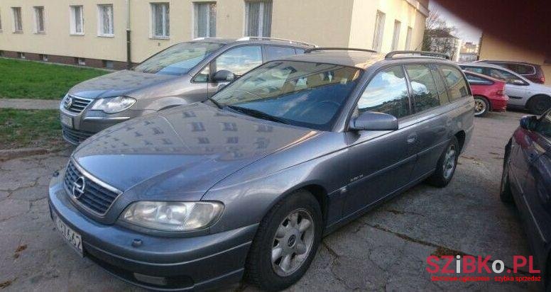 2002' Opel Omega photo #1