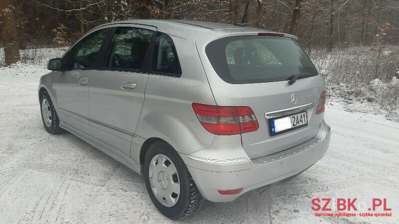 2011' Mercedes-Benz B160 photo #3