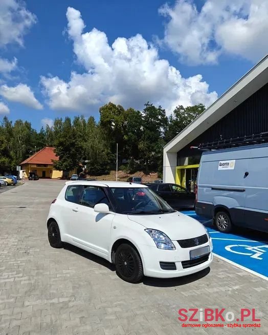 2009' Suzuki Swift photo #1