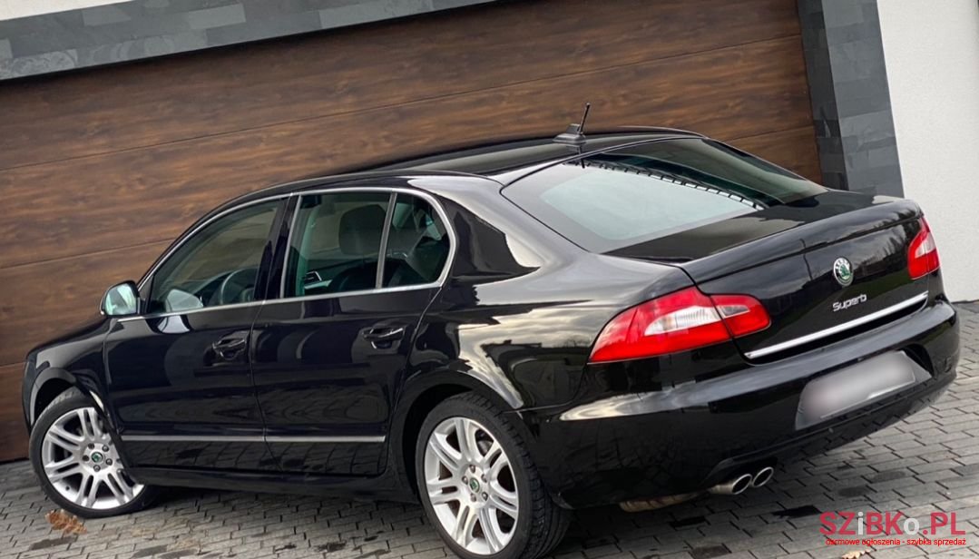 2010' Skoda Superb photo #6
