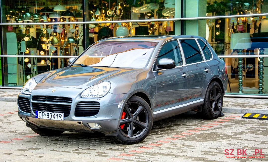 2004' Porsche Cayenne photo #1