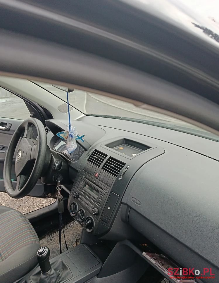 2007' Volkswagen Polo photo #5