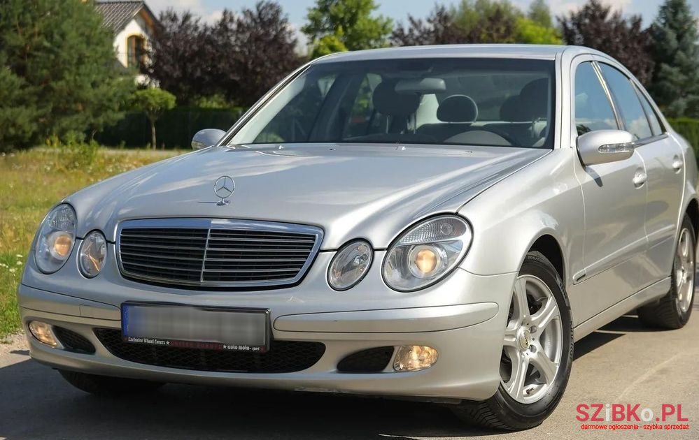 2005' Mercedes-Benz E-Class 200 photo #1