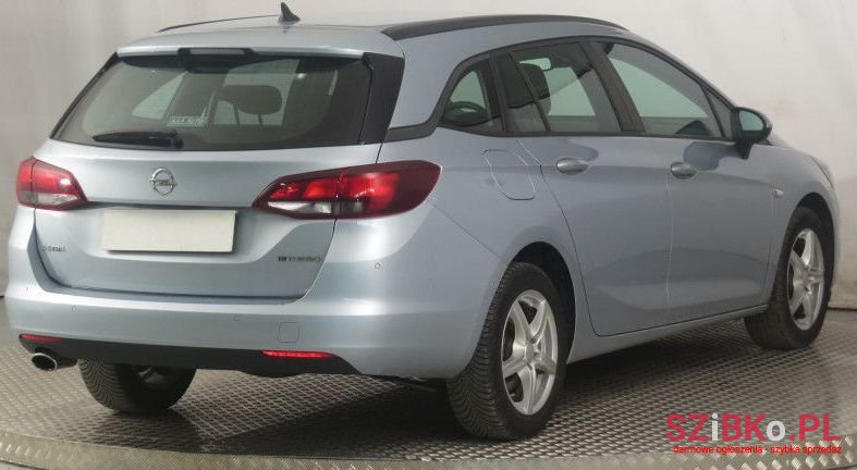 2017' Opel Astra photo #3