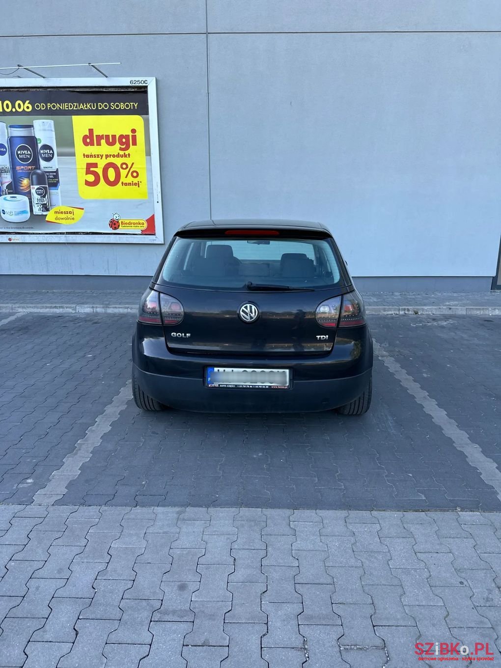 2004' Volkswagen Golf photo #5