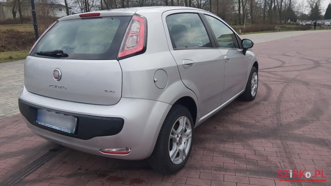 2010' Fiat Punto Evo photo #4