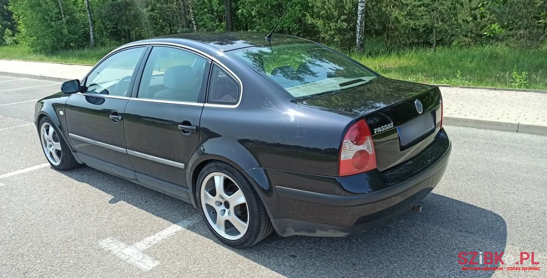 2003' Volkswagen Passat photo #4