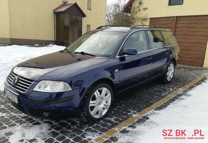 2002' Volkswagen Passat photo #1