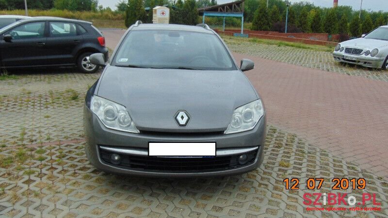 2010' Renault Laguna photo #5