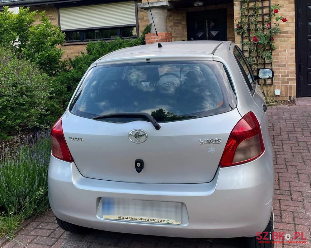 2006' Toyota Yaris photo #3