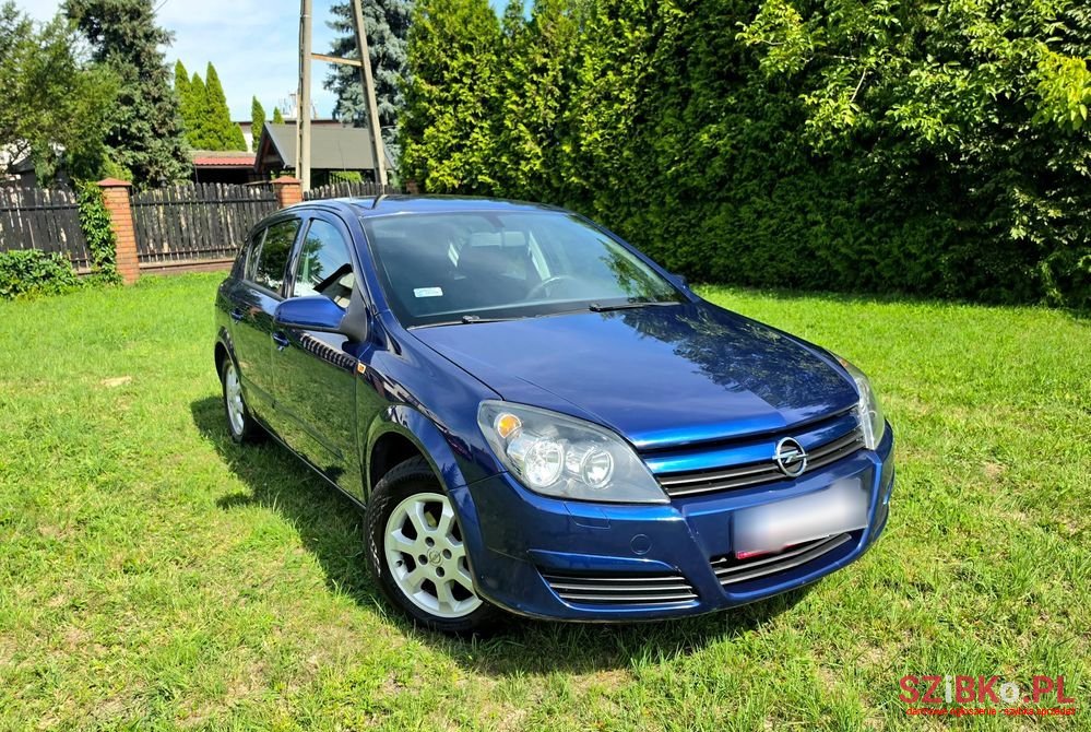2004' Opel Astra 1.4 Enjoy photo #1