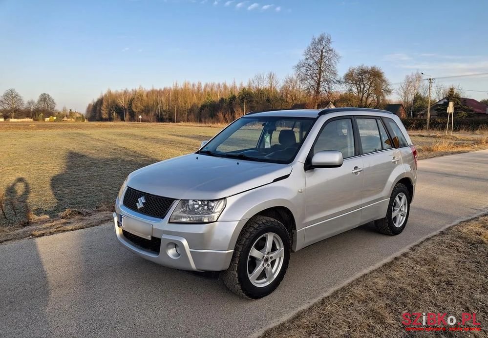 2009' Suzuki Grand Vitara 2.0 Comfort photo #3
