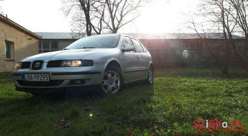 2001' SEAT photo #2