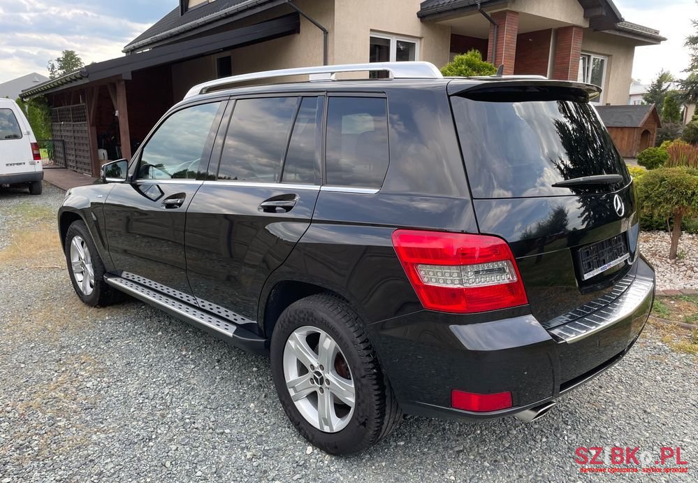 2011' Mercedes-Benz GLK photo #5