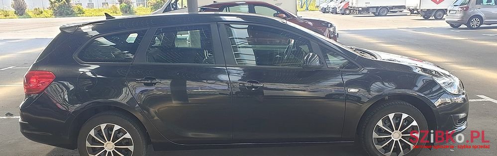2015' Opel Astra photo #4