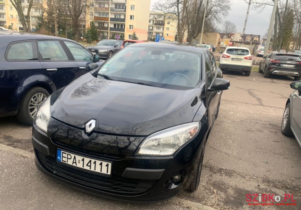 2011' Renault Megane photo #3