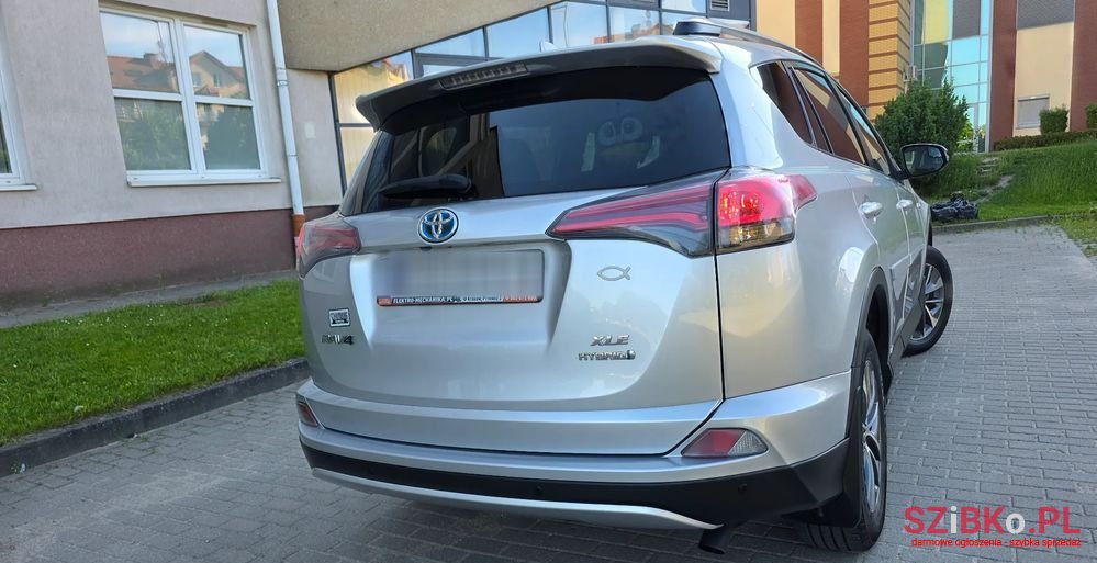 2016' Toyota RAV4 photo #5