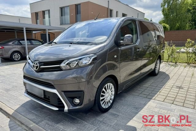 2022' Toyota ProAce Verso photo #1