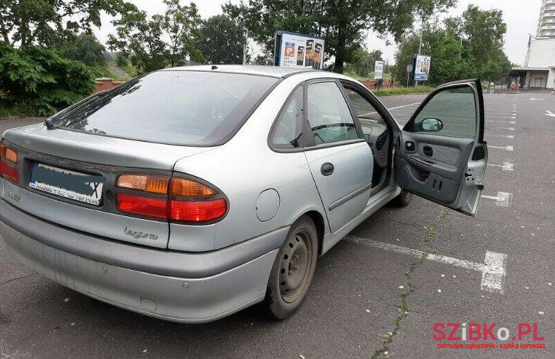 2001' Renault Laguna photo #1