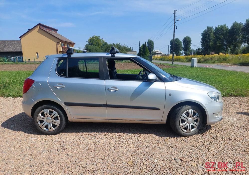 2011' Skoda Fabia 1.4 16V Ambition photo #2