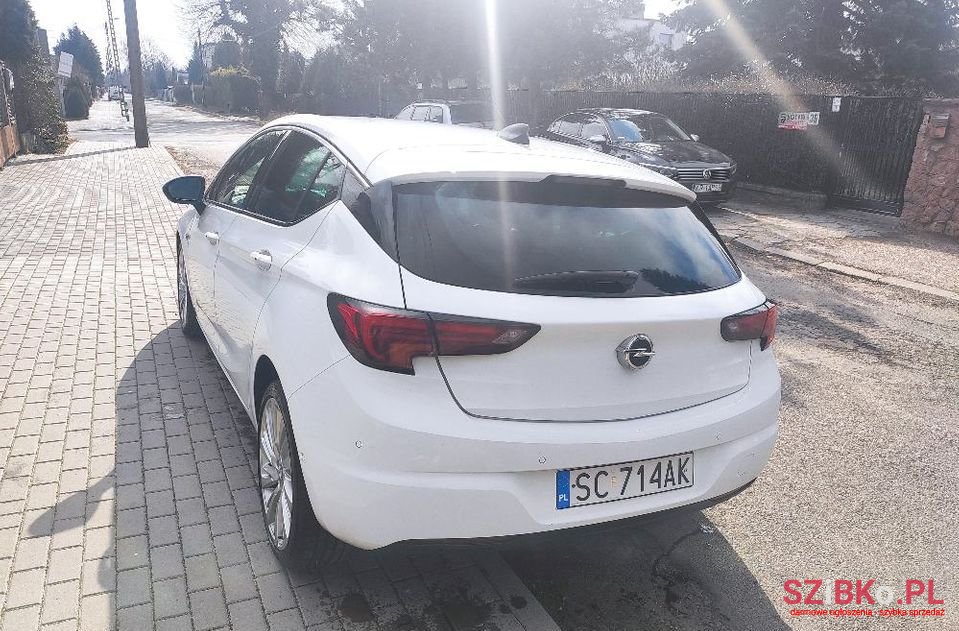 2015' Opel Astra photo #6