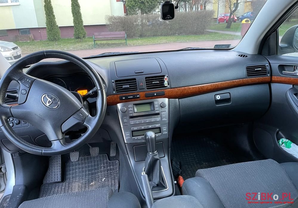 2006' Toyota Avensis photo #5