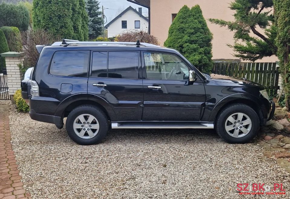 2008' Mitsubishi Pajero photo #5